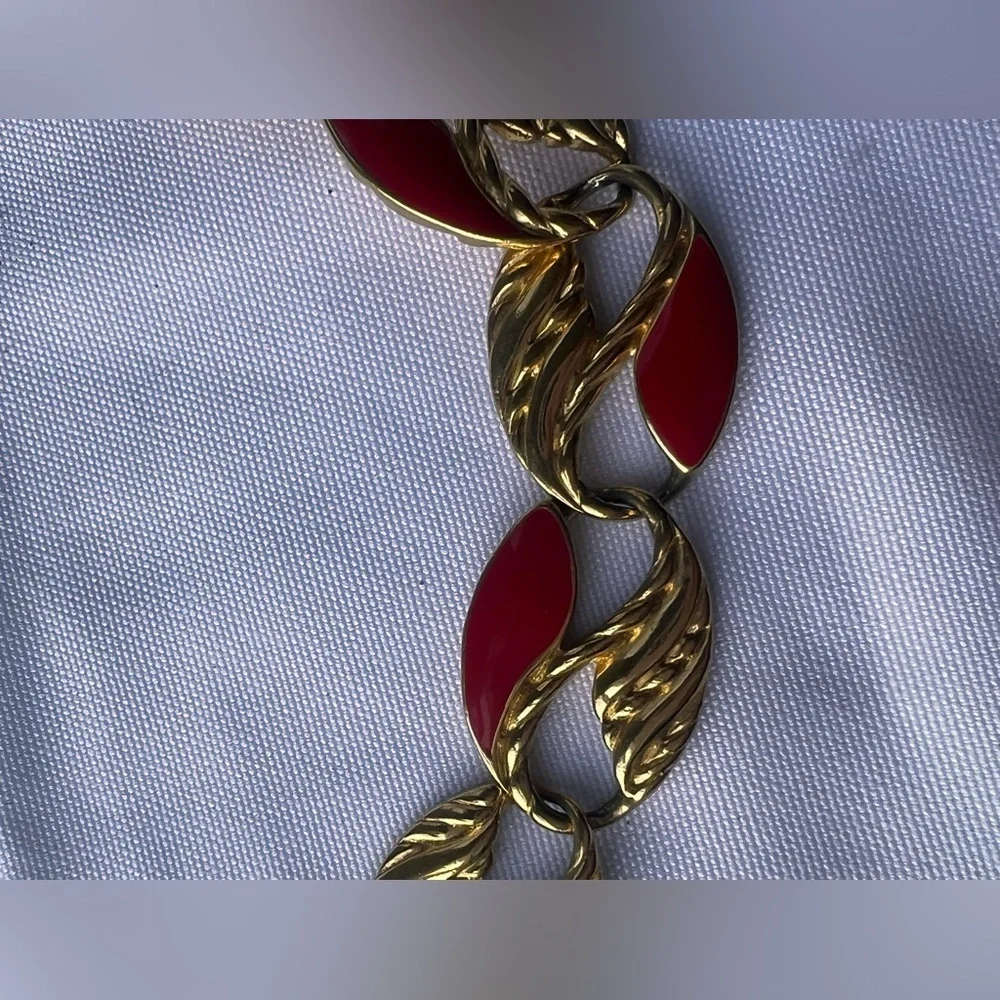 Vintage unsigned Choker Gold Toned Necklace Flex Omega Red And White Enamel